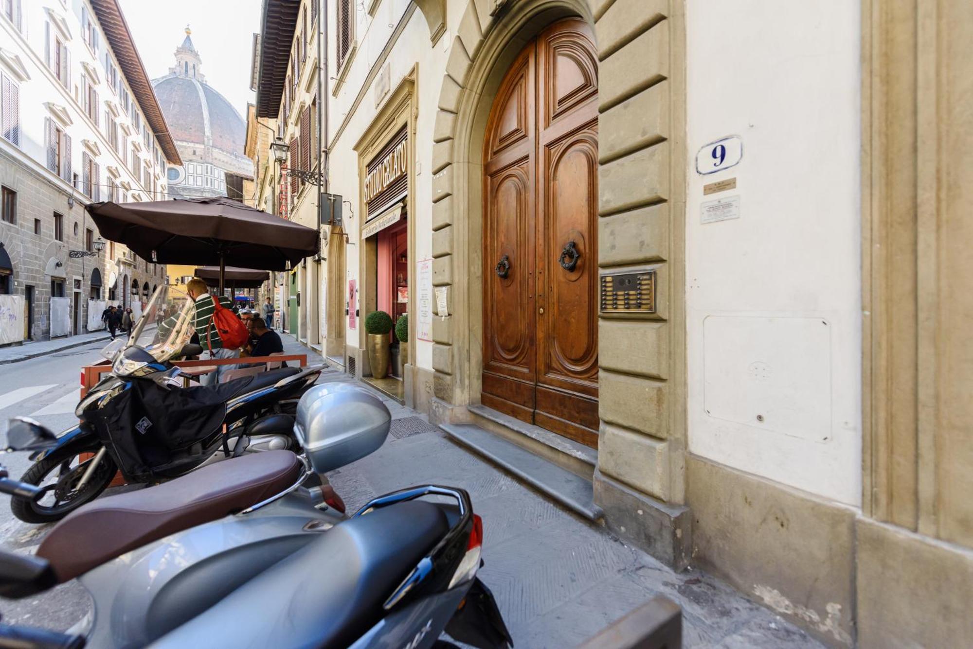 Cozy & Charming Florentine Hideaway By Oteego Florenz Exterior foto